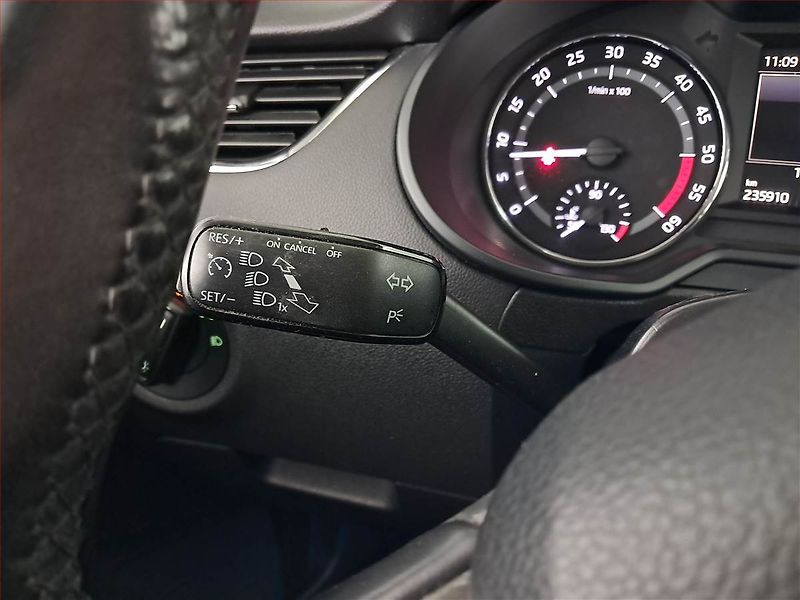 Škoda Octavia (2015) Scout 2.0 TDI, 4X4, Automat - fotka 22 z 23