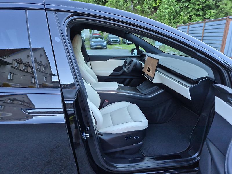 Tesla Model X 100kwH PLAID 750kw TZ - fotka 15 z 46