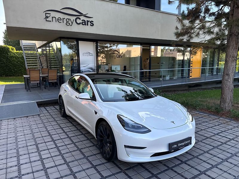 Tesla Model 3 Performance - fotka 39 z 39
