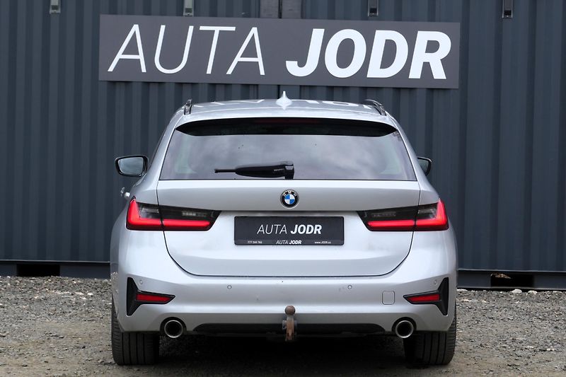 BMW Řada 3 330e xDrive, ACC, Tažné - fotka 8 z 39