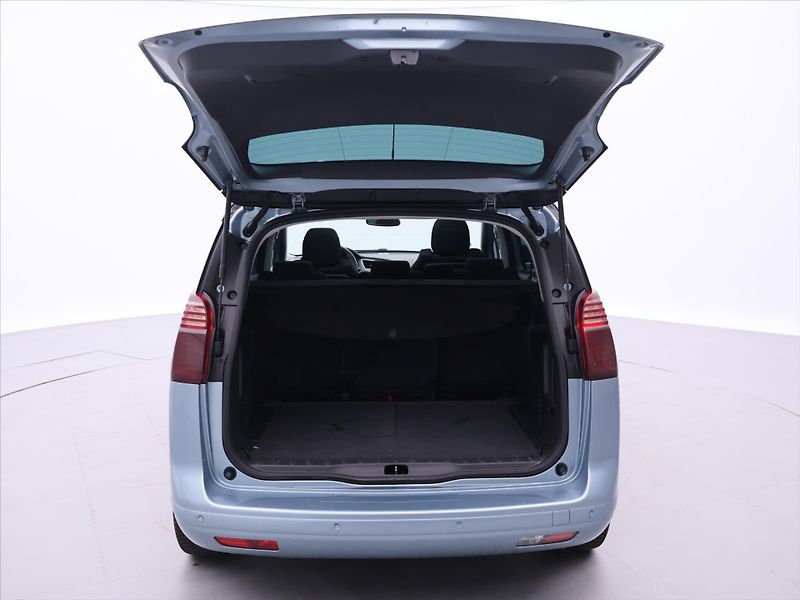 Peugeot 5008 2,0 HDI 110kW CZ Panorama - fotka 9 z 34