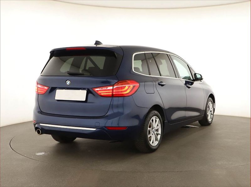 BMW Řada 2 (2020) 218i Gran Tourer, Automat - fotka 5 z 23
