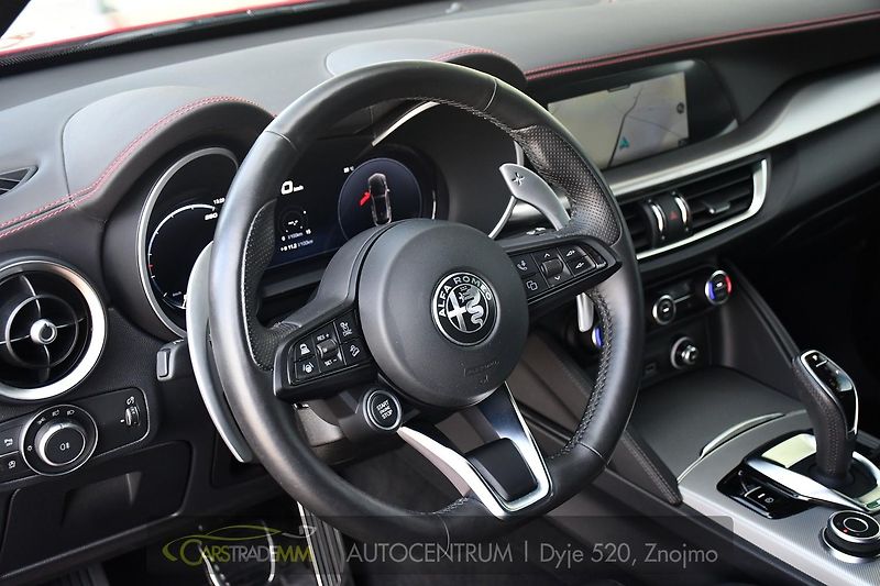 Alfa Romeo Stelvio 2.0T Q4 206KW TRIBUTO ITALIANO - fotka 11 z 50
