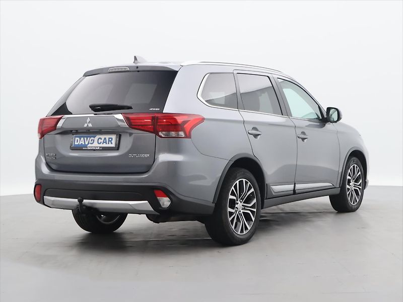Mitsubishi Outlander 2,0 MIVEC 110kW Intense 4WD - fotka 6 z 34