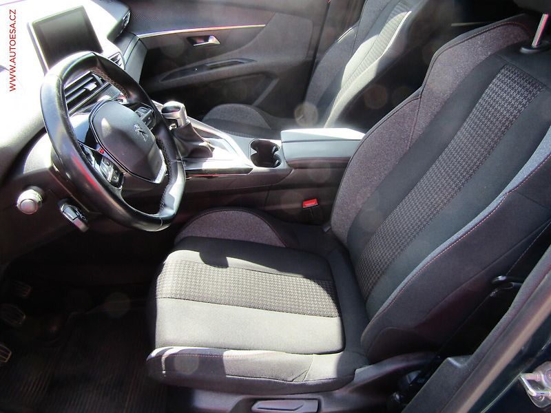 Peugeot 5008 (2019) 1.5 HDi, ČR, Active - fotka 9 z 24