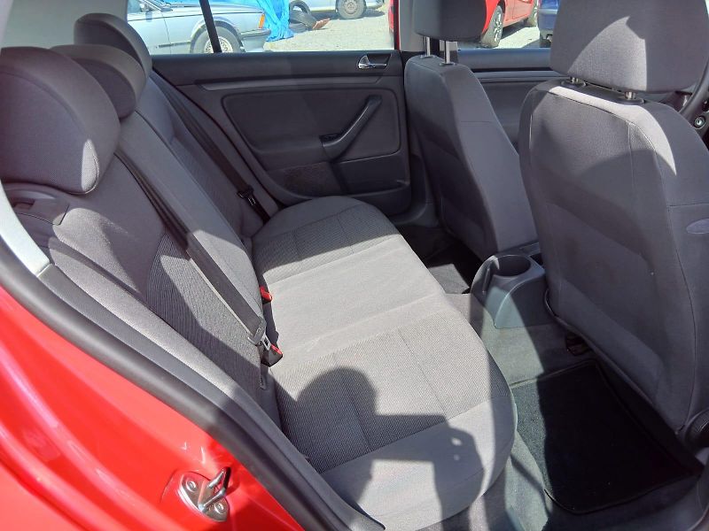 Volkswagen Golf 5, 1.4i - fotka 26 z 30