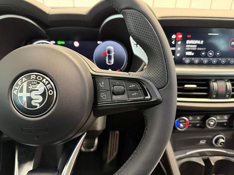 Alfa Romeo Stelvio (2026) Veloce 2.2 JTDm 210k Q4 - fotka 9 z 24
