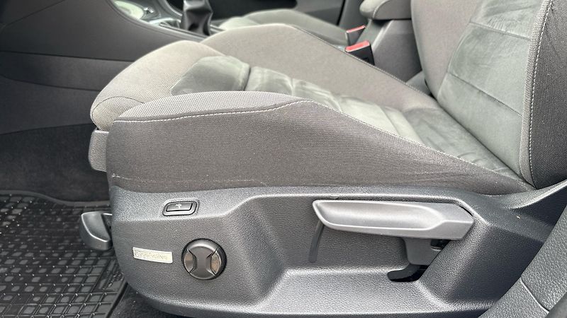 Volkswagen Golf (2019) 1.6 TDI REZERVNÍ KOLO - fotka 14 z 22