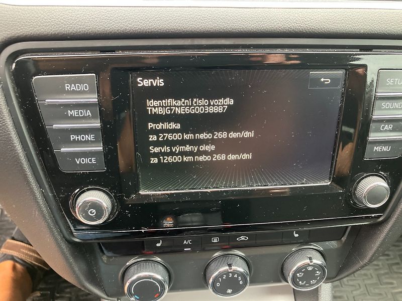 Škoda Octavia (2015) 1.6TDI 81kW VÝHŘEV SED TAŽNÉ - fotka 22 z 23