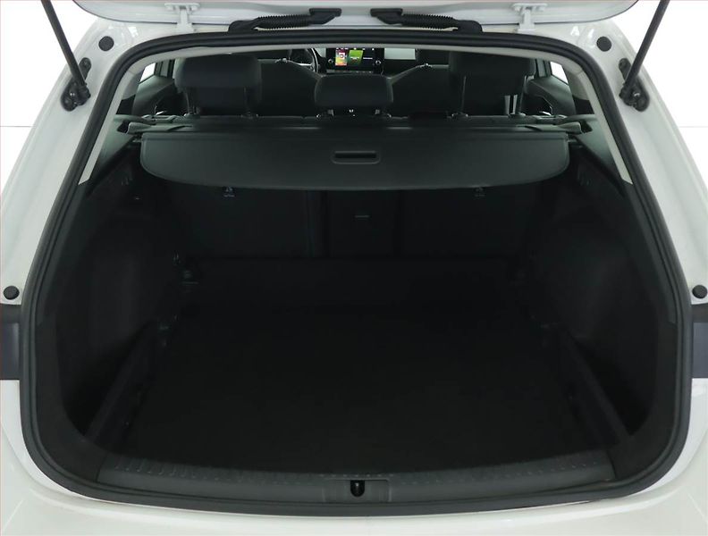 Seat Leon (2022) Style 1.5 TSI, Serv.kniha - fotka 14 z 15