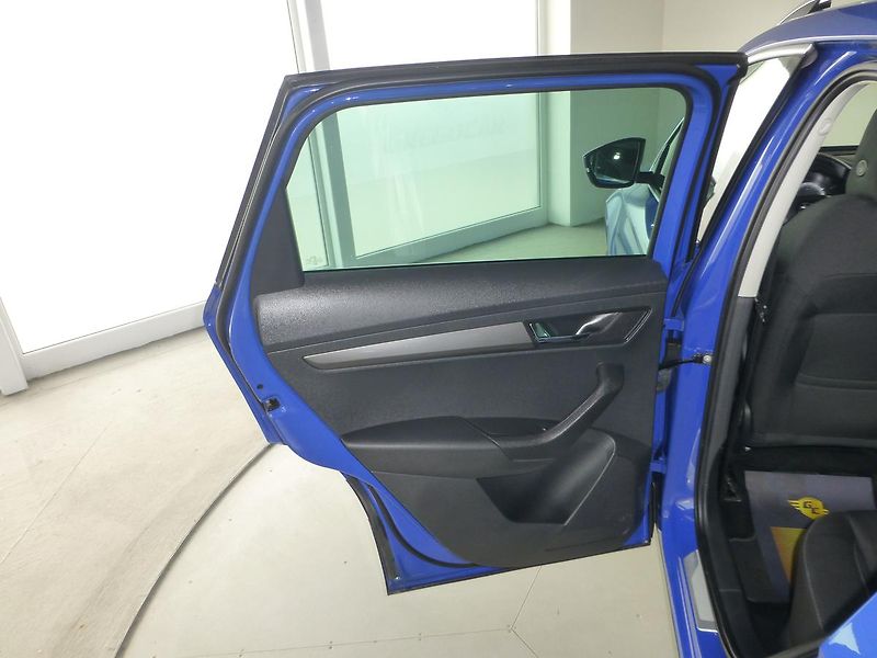 Škoda Karoq (2019) 1,6TDI*PARK.S**ALU***VYHŘ.SED. - fotka 10 z 23