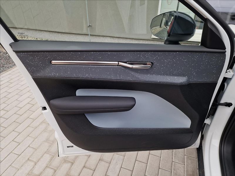 Volvo EX30 AWD Ultra Twin 315kW,ČR,1.Maj - fotka 38 z 48