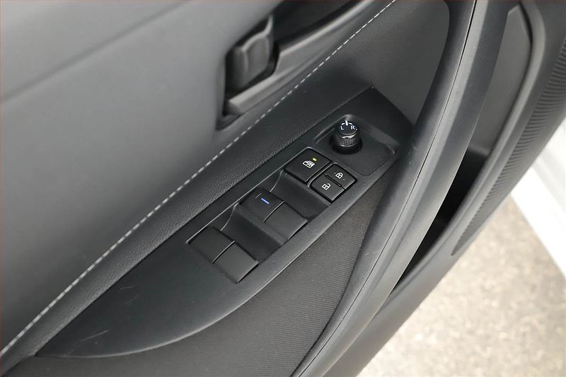 Toyota Corolla (2019) Comfort 1.8 Hybrid, Automat - fotka 15 z 15