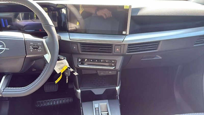 Opel Frontera (2026) Edition Hybrid 1.2 TURBO (81kW - fotka 16 z 24
