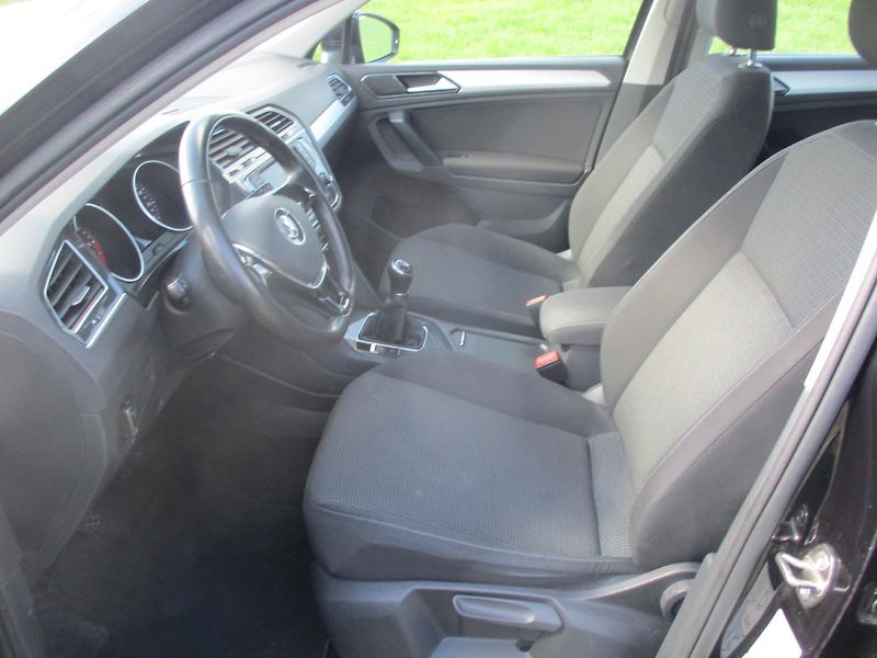Volkswagen Tiguan 2.0TDi 110kW*TZ*PANORAMA*6MAN - fotka 13 z 43