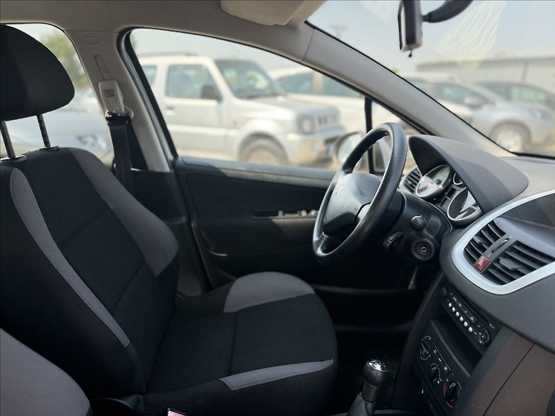 Peugeot 207 1,6 HDI KLIMA +SADA KOL 79tKm - fotka 24 z 25
