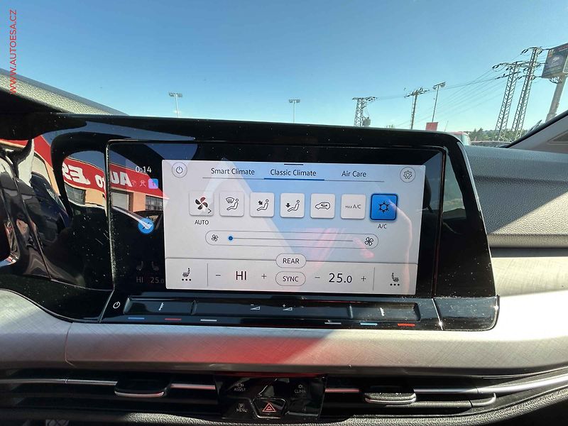 Volkswagen Golf (2021) 2.0TDi, 1.maj,ČR, Life - fotka 13 z 17