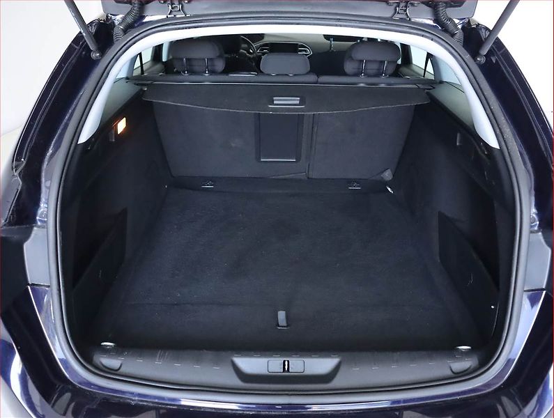 Peugeot 308 (2017) Style 1.6 BlueHDi, Serv.kniha - fotka 14 z 20