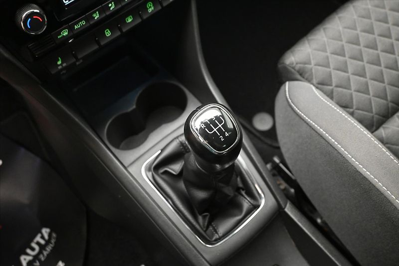 Škoda Rapid 1,6 TDI 85kW Style Záruka až 5 - fotka 21 z 29