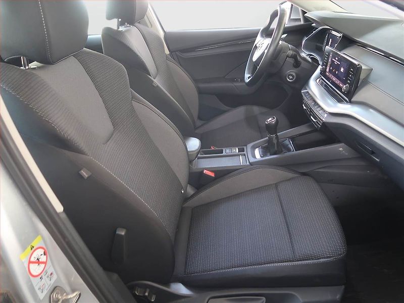Škoda Octavia (2022) Ambition 2.0 TDI, ČR,1.maj - fotka 9 z 18