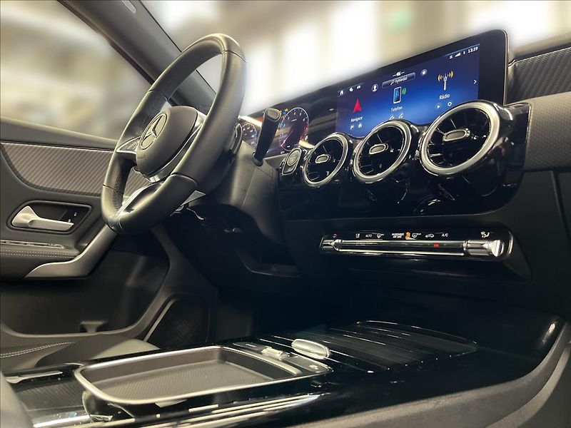 Mercedes-Benz Třídy A 180 Progressive Line - fotka 16 z 21