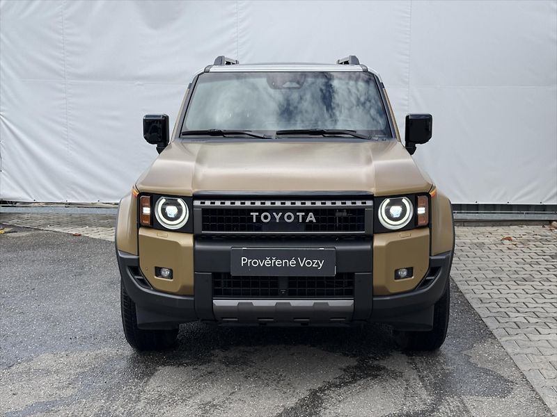 Toyota Land Cruiser 2,8 FIRST EDITION - fotka 2 z 28