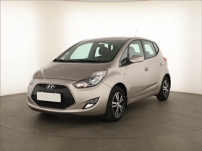 Hyundai ix20 (2015) 1.4 CRDi, Serv.kniha - fotka 2 z 13