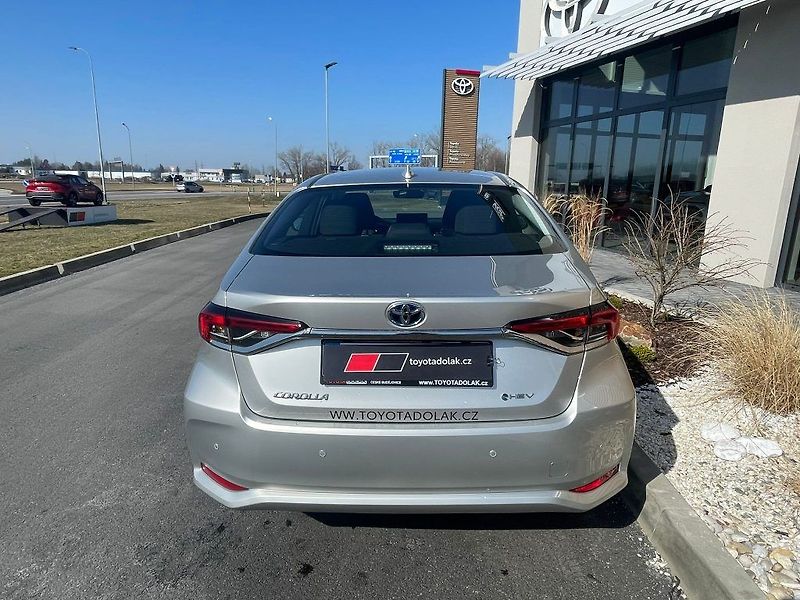 Toyota Corolla 1.8 Hybrid 140k Comfort Tech - fotka 5 z 27