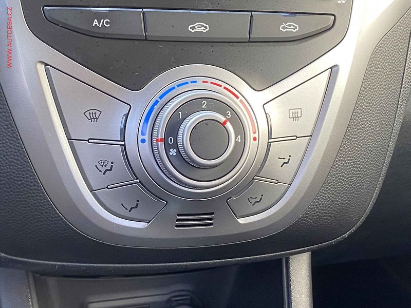 Hyundai ix20 (2012) 1.4CVVT, ČR, servis.kniha, AC - fotka 13 z 15