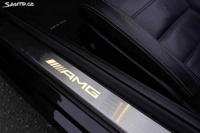 Mercedes-Benz SLK (2012) 55 AMG V8 310KW MAGIC SKY - fotka 24 z 24