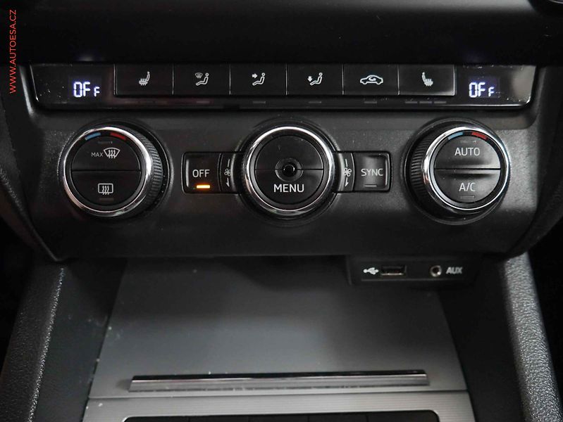Škoda Octavia (2015) 2.0 TDi, ČR, DSG, AC, park - fotka 18 z 20