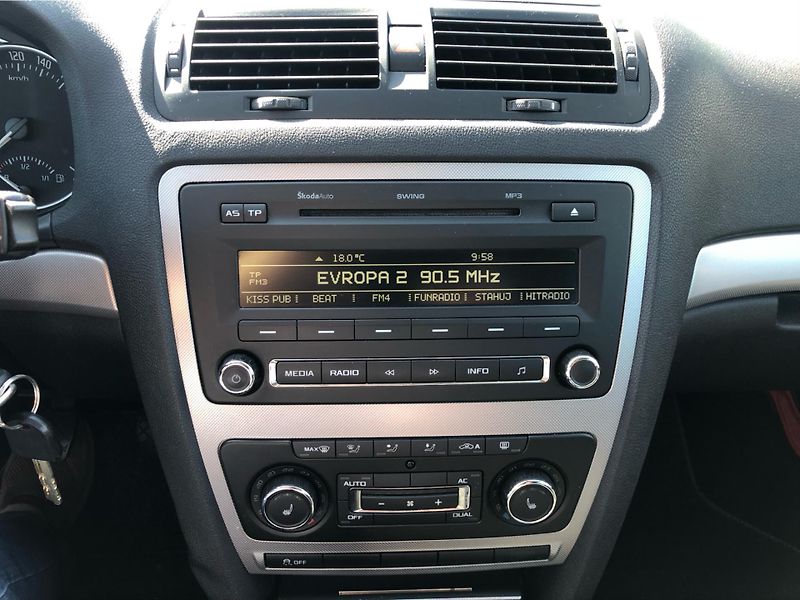 Škoda Octavia Combi 1.4 TSI - fotka 19 z 30