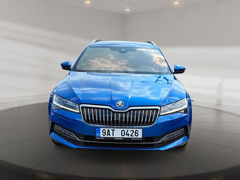 Škoda Superb (2023) L&K 2.0TDI 147kW DSG 4x4 CZ - fotka 2 z 11