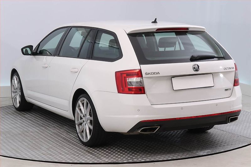 Škoda Octavia (2015) RS 2.0 TDI, Kůže, Navi - fotka 4 z 18