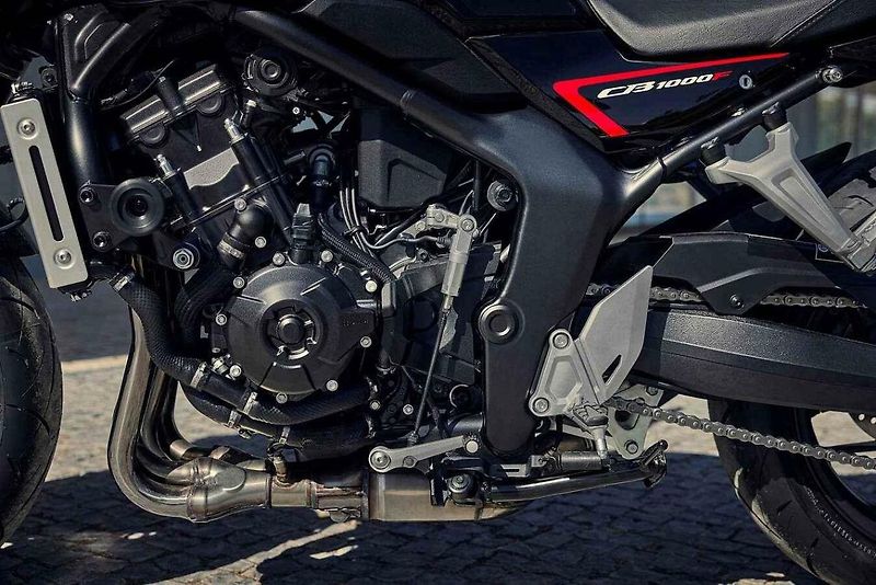 Honda CB1000F bude v nabídce značky jediným čtyřválcovým litrem, který nemá sportovní zaměření.