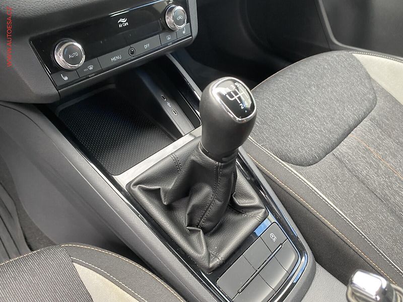 Škoda Scala (2023) 1.0 TSi, 1.maj,ČR, Style, LED - fotka 16 z 19