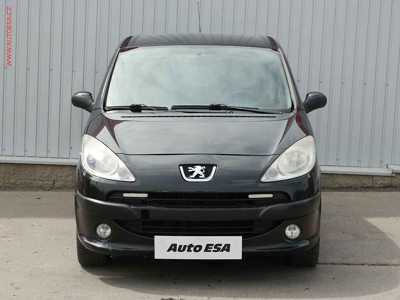 Peugeot 1007 (2006) 1.4HDi, ČR, AC, TZ, navi - fotka 2 z 17