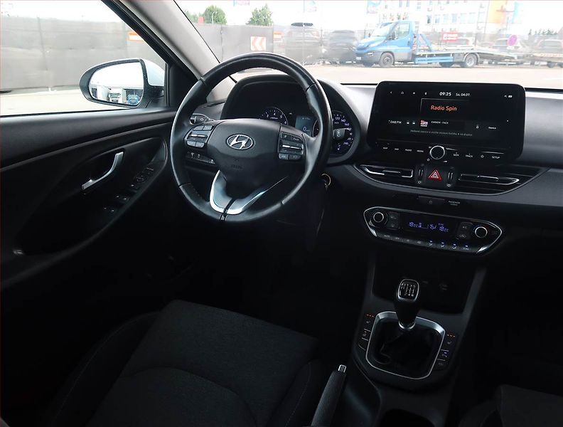 Hyundai i30 (2023) 1.5 DPI, Serv.kniha, Navi - fotka 7 z 20