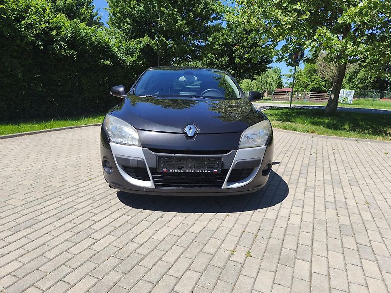 Renault Mégane 1.4 Tce 130 ps kupé - fotka 16 z 25