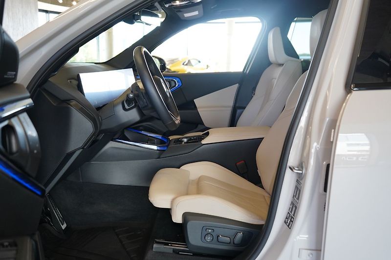 BMW X3 20d xDrive, Tažné, Vetnilace - fotka 17 z 49
