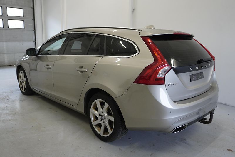 Volvo V60 D4 AUTOMAT - fotka 7 z 29