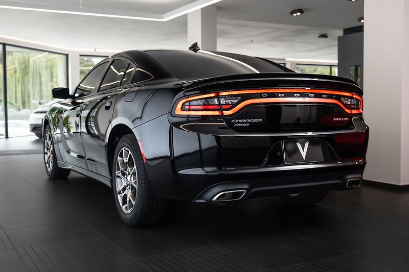 Dodge Charger - fotka 4 z 21