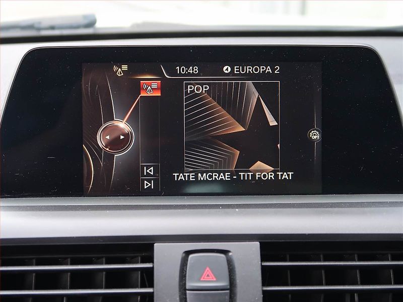 BMW Řada 2 (2017) 218d, Automat, Serv.kniha - fotka 12 z 21