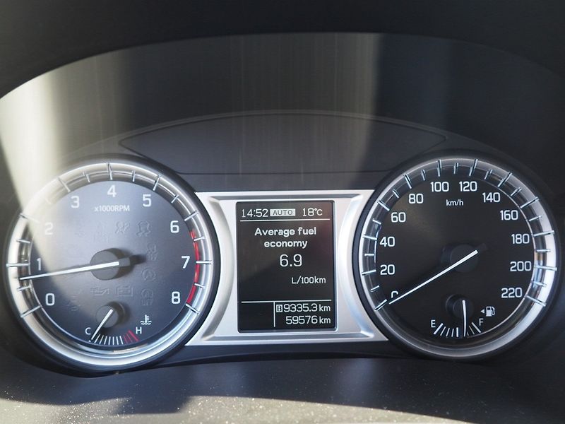 Suzuki Vitara (2016) 1.6i VVT, 88 kW, 4x4 - fotka 23 z 42