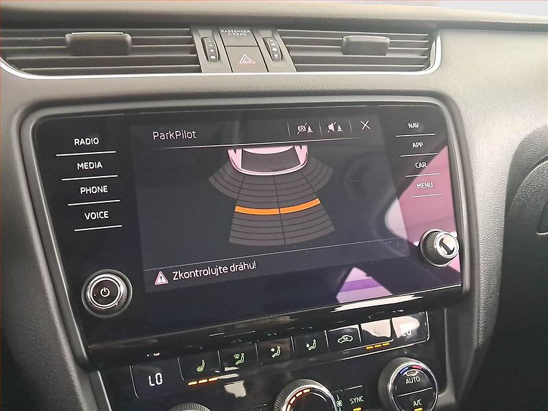 Škoda Octavia (2017) Scout 2.0 TDI, 4X4, Automat - fotka 19 z 22