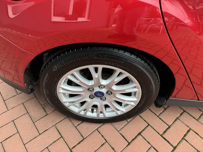 Ford Focus (2011) 1.6 Ti-VCT Digi Klima Tempomat - fotka 46 z 48