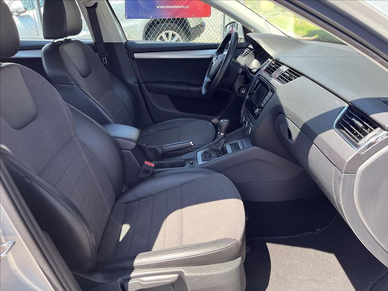 Škoda Octavia 1,4 TSi 103 kw Elegance  Xenon - fotka 30 z 46