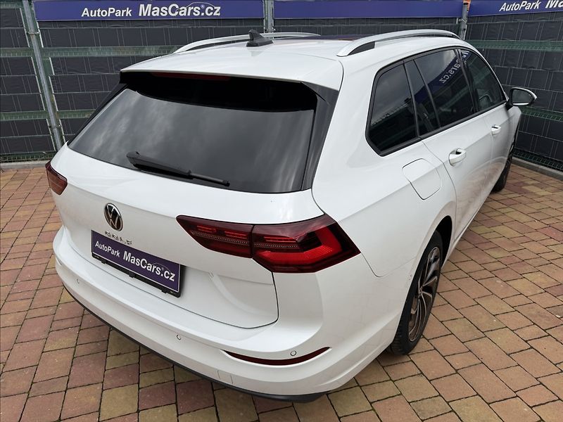 Volkswagen Golf VIII 2.0 TDI Life Matrix/Panor - fotka 6 z 28