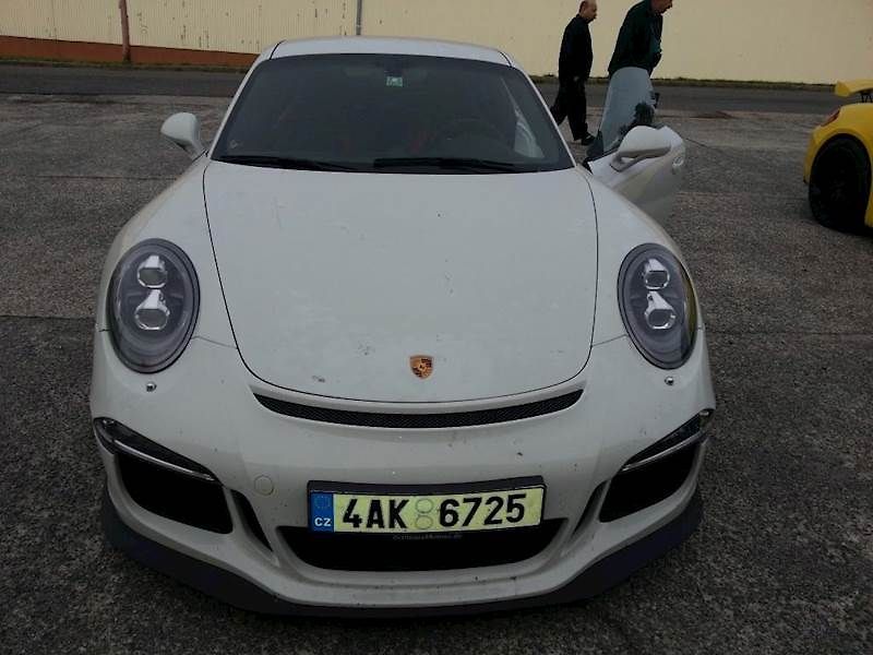 Porsche 911 GT3 je v nabídce nepotřebného majetku Ústavu pro zastupování státu ve věcech majetkových
