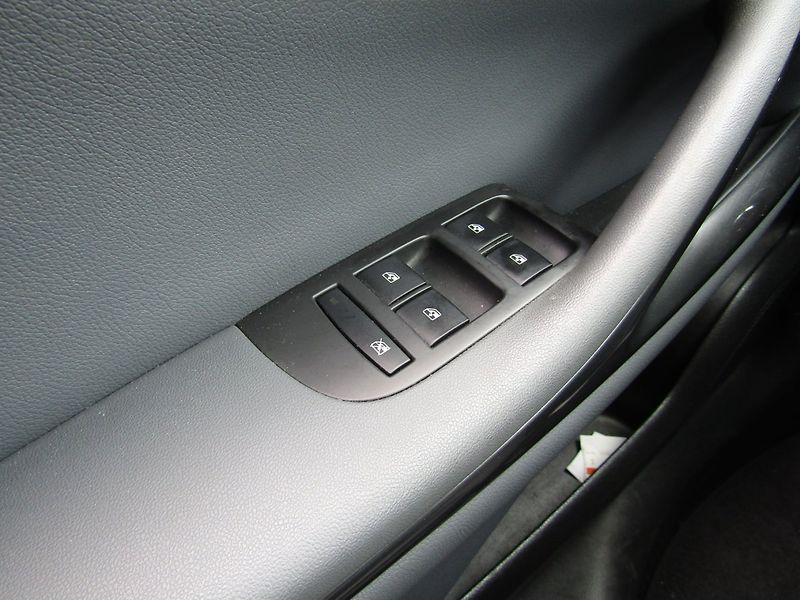 Opel Zafira (2015) 2.0 CDTi ÚPLNÁ SERVISNÍ HISTOR - fotka 30 z 48